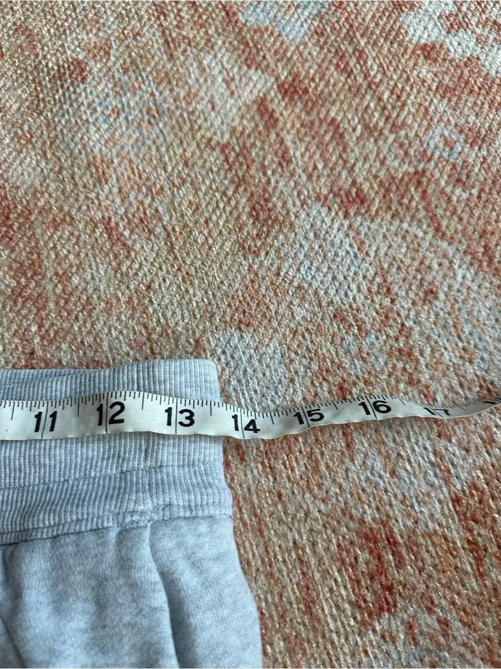 Lululemon Scuba High-Rise Jogger
Heathered Core Ultra Light Grey W5DD3S size 4 - Picture 7 of 9